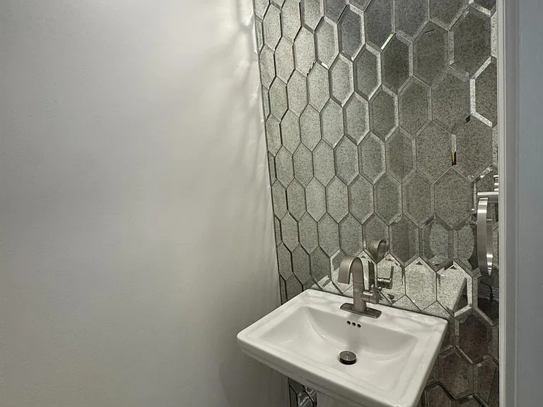 5646 Santa Fe Trl — Photo 11