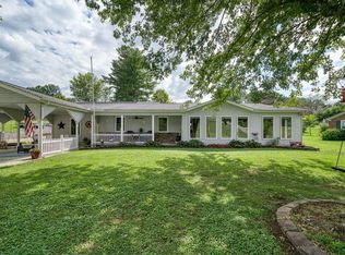 651 N Edgewood Dr, Sparta, TN 38583