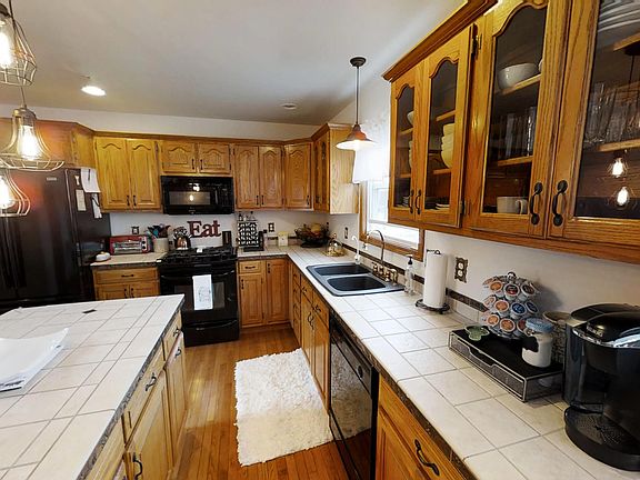 5th image of 605 Orchard Dr