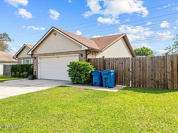 4th image of 2821 SAFESHELTER Drive E