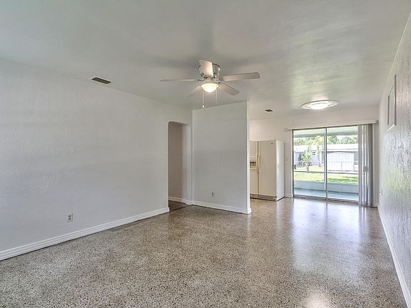 4th image of 1328 Imperial Dr