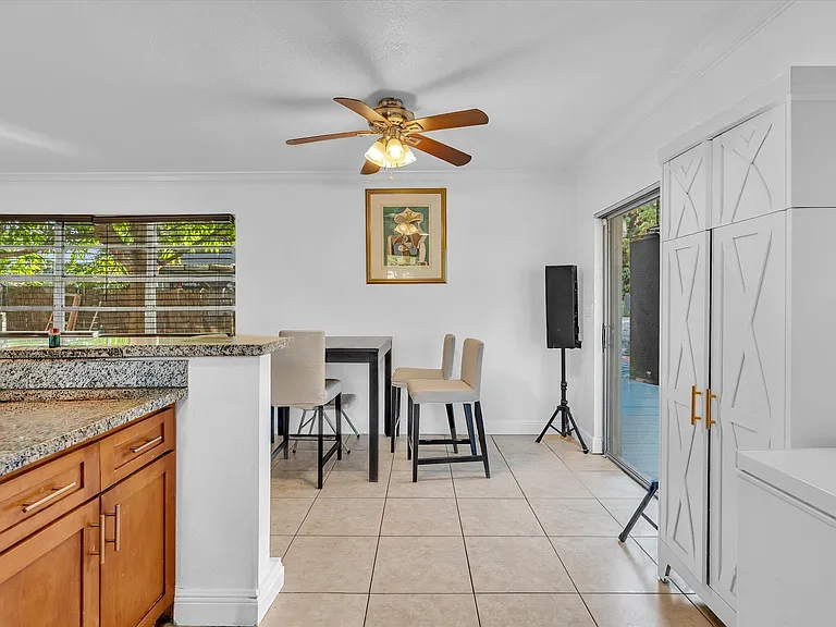 700 SW 5th Ct — Photo 19