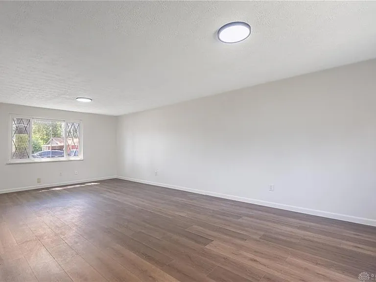 6221 Longford Rd — Photo 4