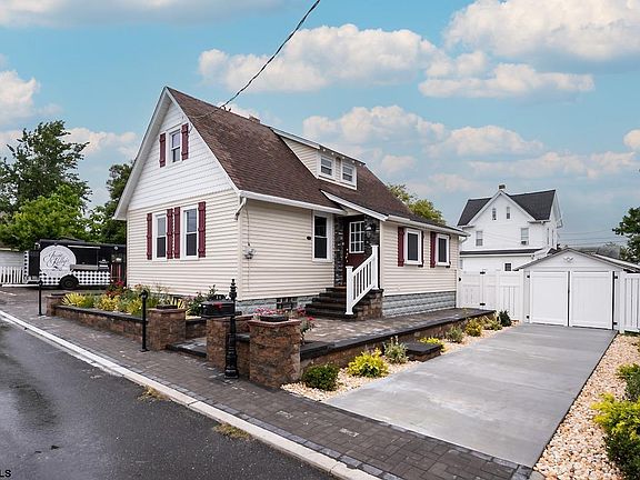 2nd image of 24 Miller Ln