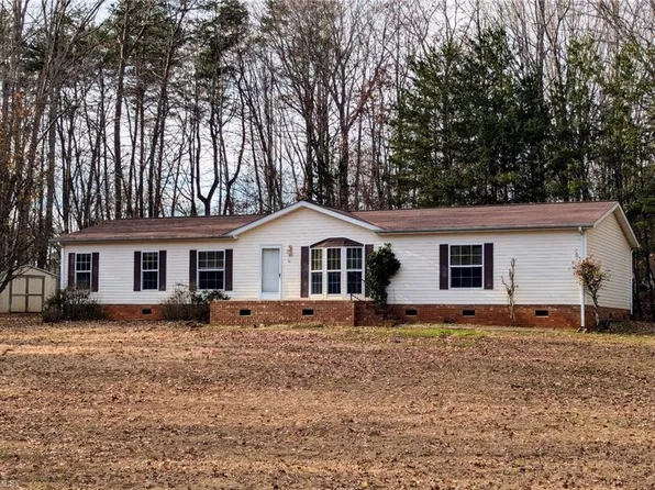 165 Lee Ln, Reidsville, NC 27320