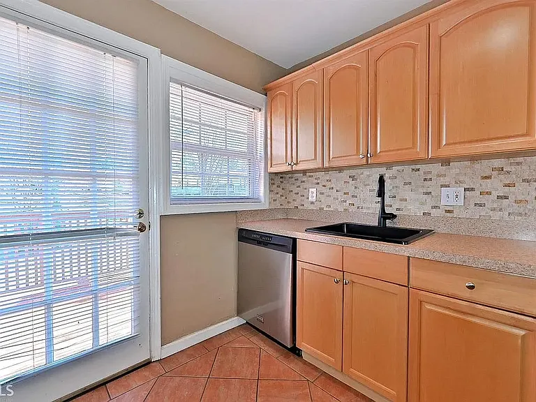 2926 Davis St #2926 — Photo 3