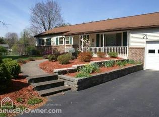 61 Valencia Ln, Clifton Park, NY 12065