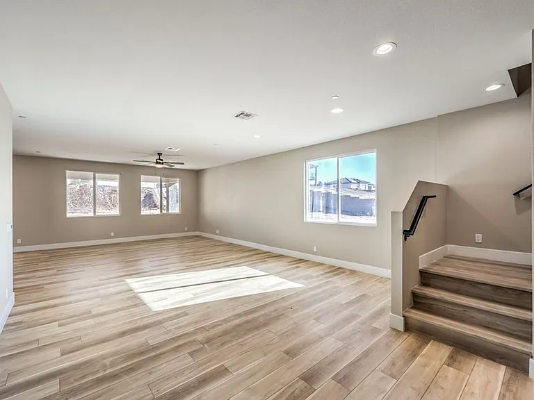 729 Milan Ave — Photo 6