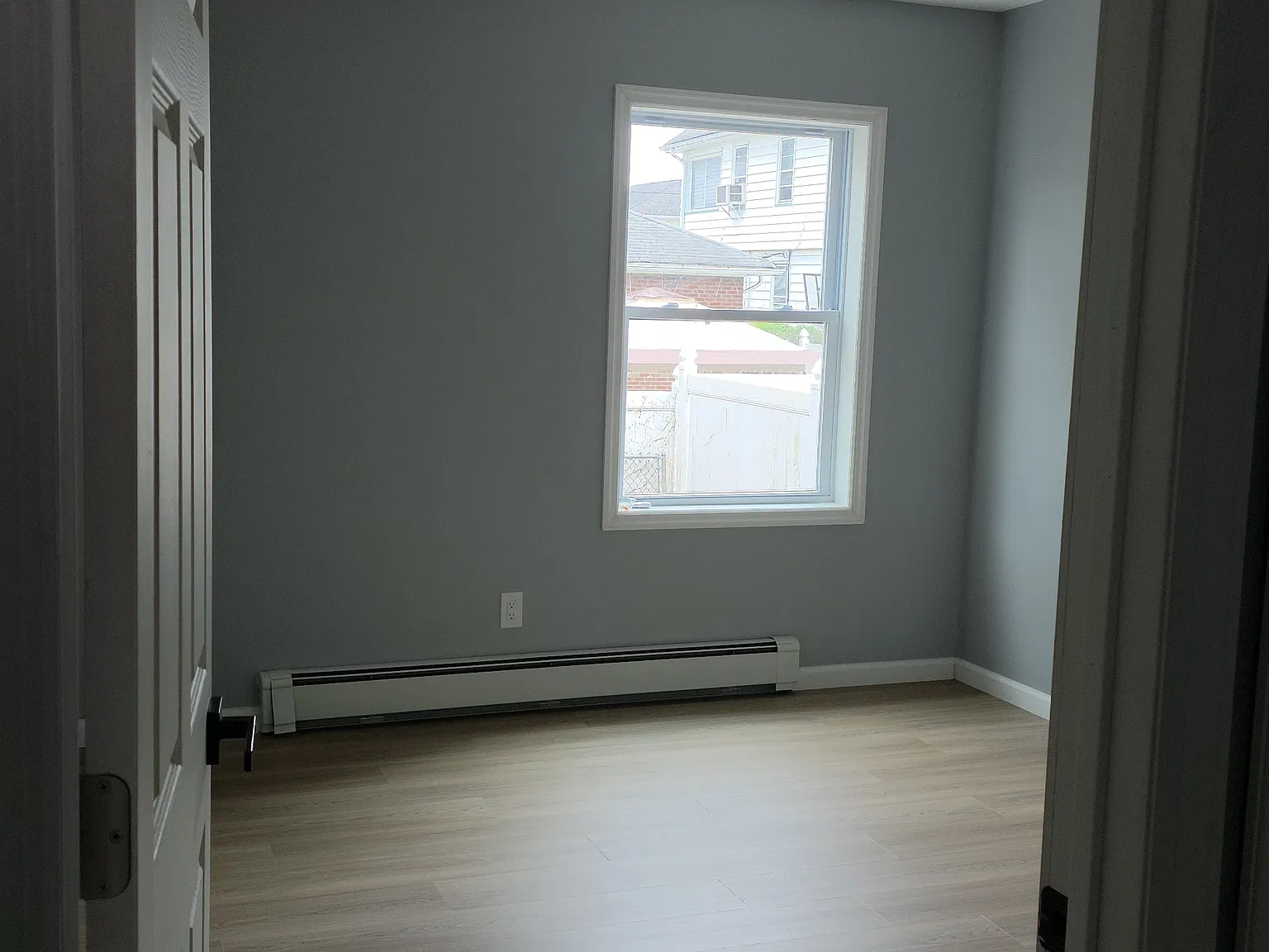 427 Howe Ave — Photo 3