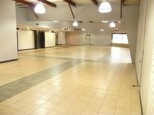 5400 Square Foot Building, Approximately