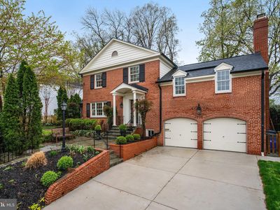 7100 Marbury Rd, Bethesda, MD, 20817