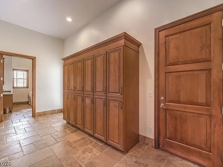 2780 El Camino Rd — Photo 61