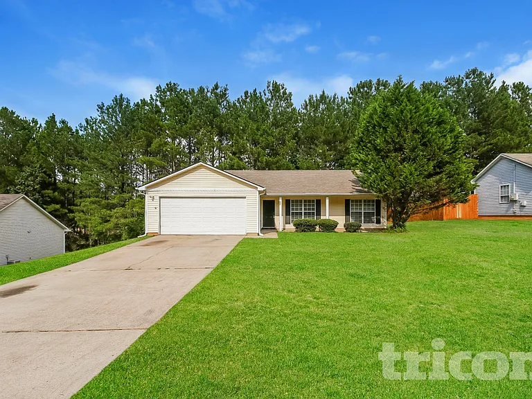 190 Fairclift Dr — Photo 1