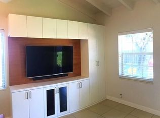 917 NE 7th St #3, Hallandale, FL 33009