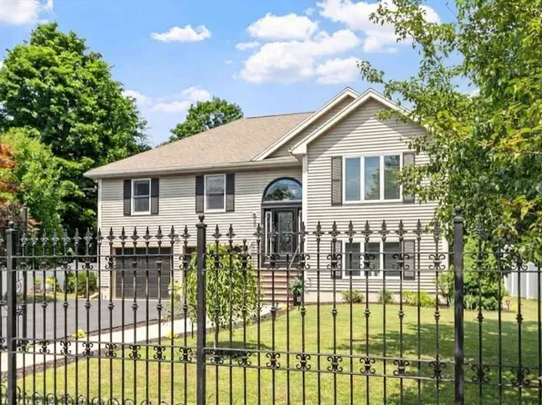 33 Highland Ave, Saugus, MA 01906