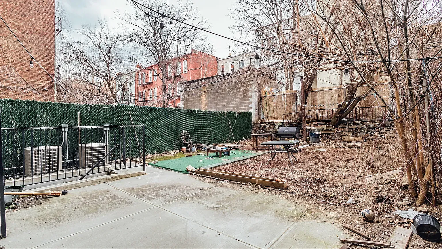 250 Melrose Street — Photo 2