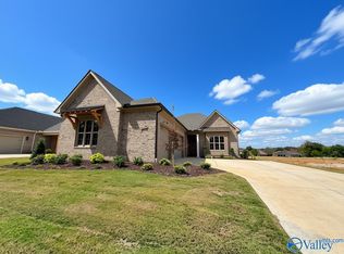 3113 Sublett Farm Trl, Owens Cross Roads, AL 35763