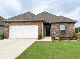 182 Midpark Dr, Meridianville, AL 35759