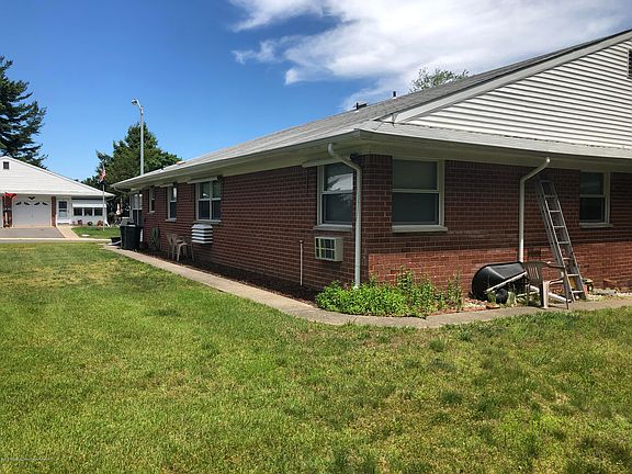 5th image of 156 Rosewood Drive #B