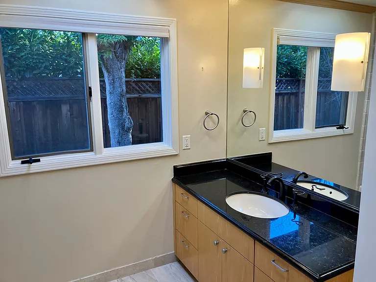 1660 Oak Ave — Photo 24