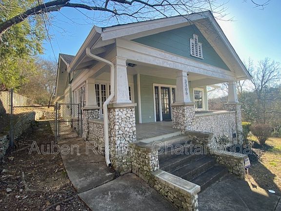2nd image of 3306 Montview Dr