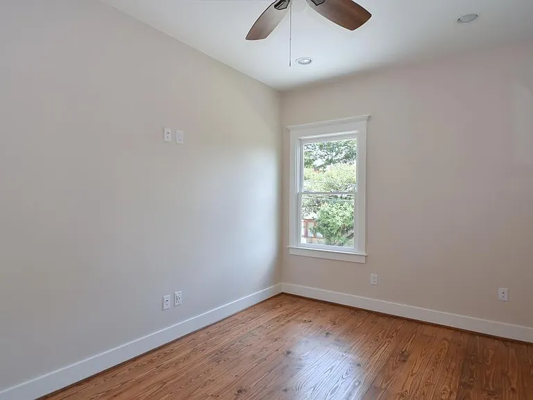 119 E 26th A Houston #A — Photo 14