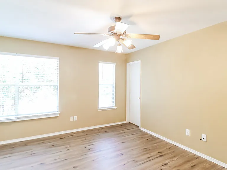 1456 Pine Ln — Photo 10