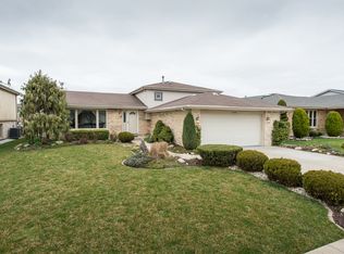 7250 Heather Trl, Justice, IL 60458