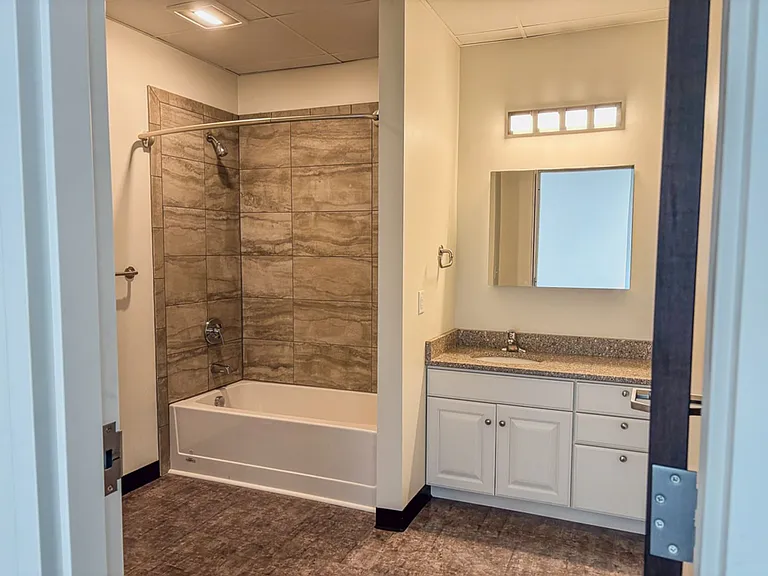 23 N Summit St — Photo 18