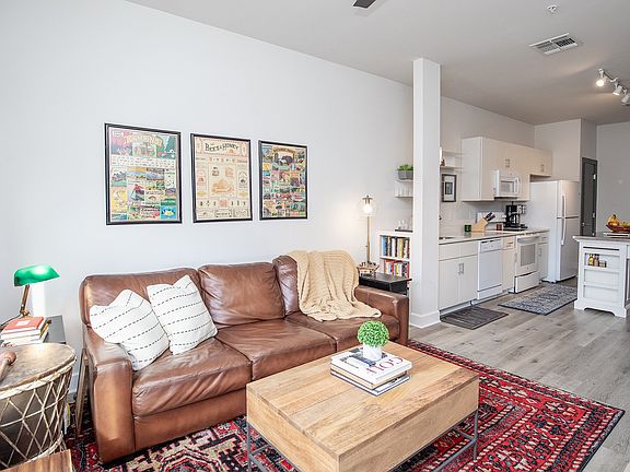 4th image of 1900 12th Ave S APT 317