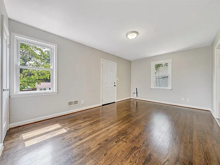 2109 Colgate St NE — Photo 6
