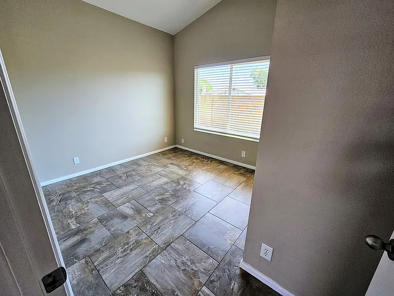 2nd Bedroom/Office