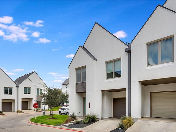 2nd image of 3308 Cantwell Ln
