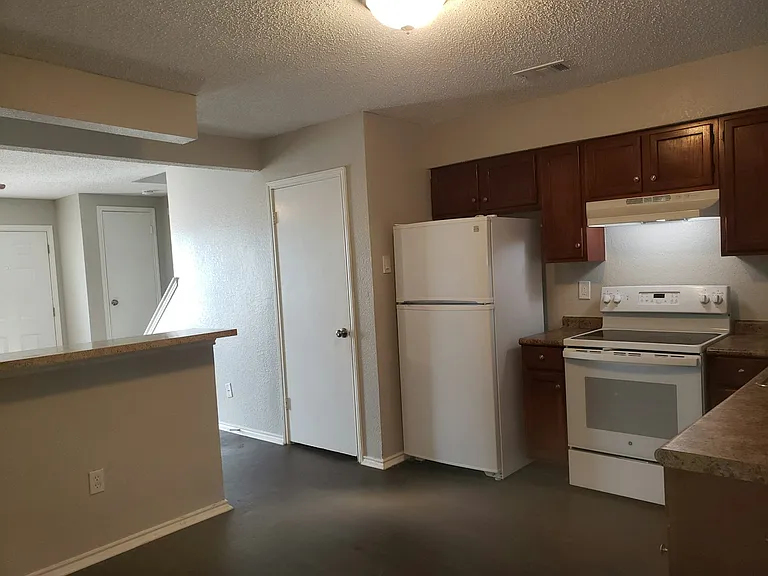 640 S Rogers Rd #644 — Photo 8