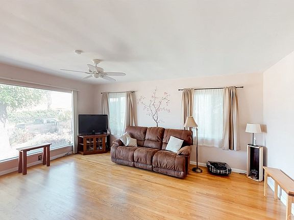 2nd image of 2236 N Indiana Ave