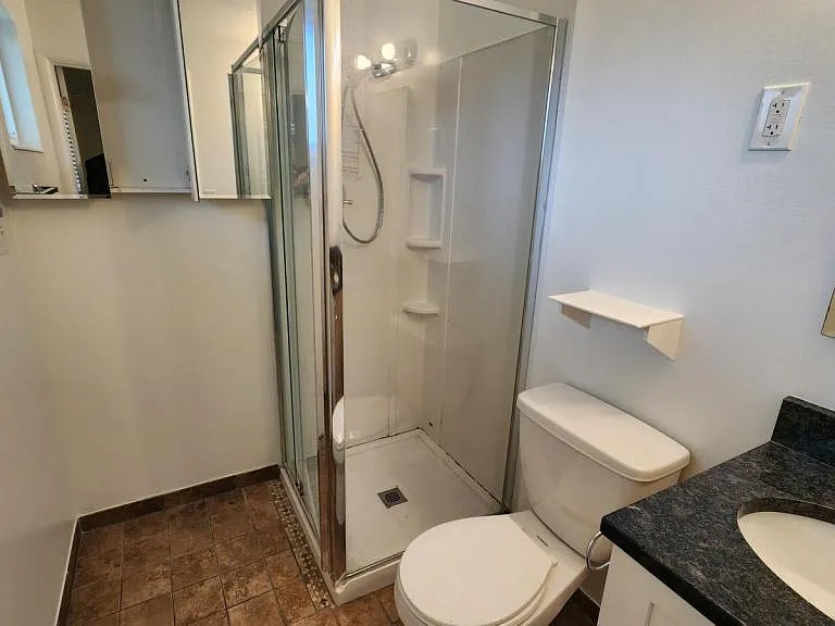 5774 S 2200 W — Photo 7