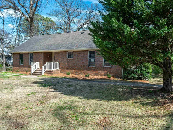 209 Highland Dr, Bessemer, AL 35023