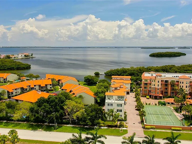 1575 Pinellas Bayway Way S #1575 — Photo 1
