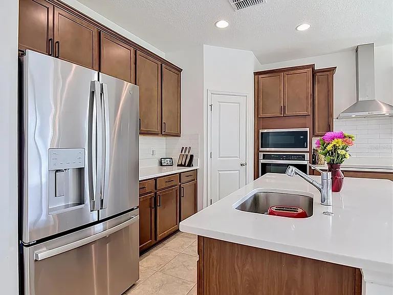 792 Hyperion Dr — Photo 6