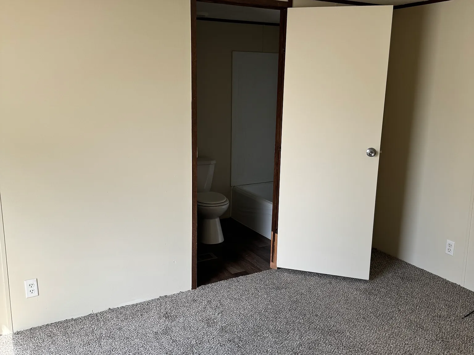 2 bed, 850 sqft, $1,250 — Photo 3