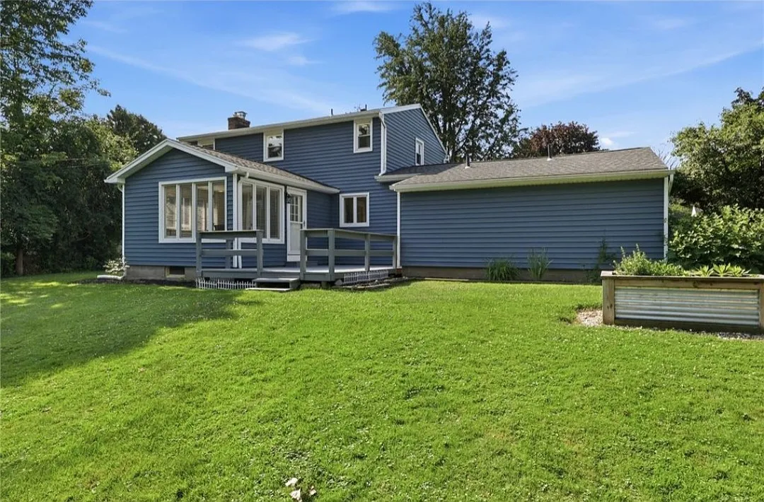 3 bed, 1.5 bath, 1644 sqft, $3,500 — Photo 2