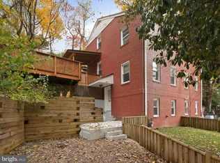 2441 S Oxford St, Arlington, VA 22206