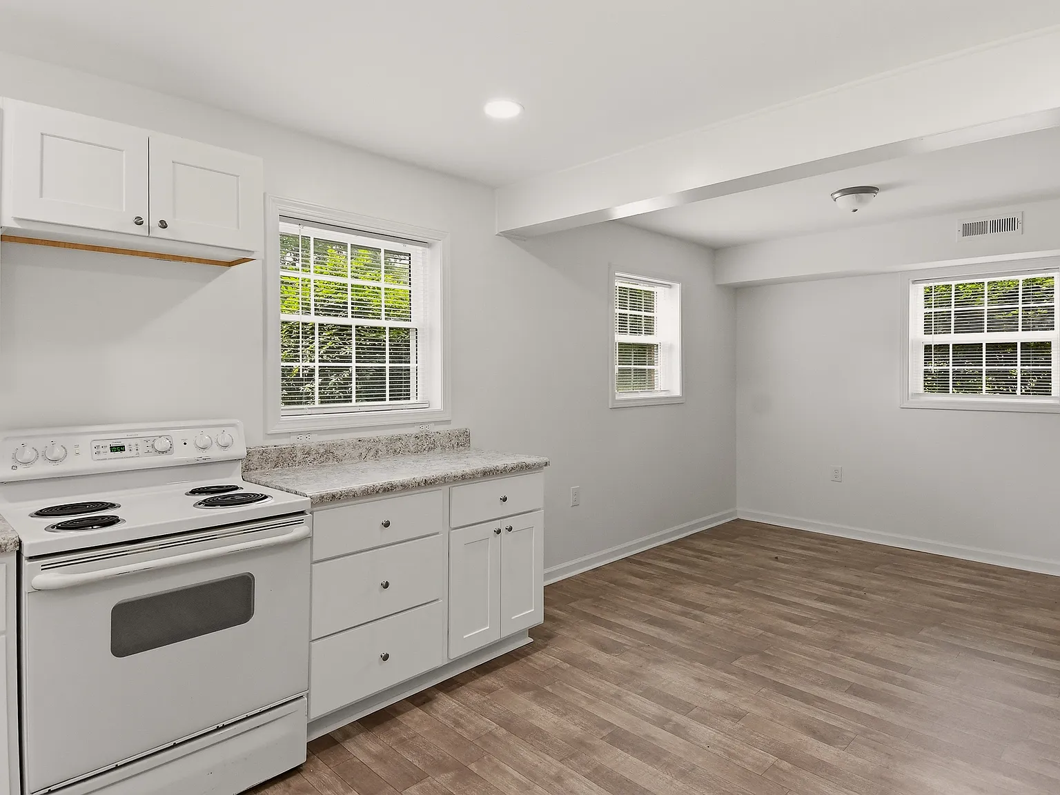 3 bed, 1679 sqft, $1,800 — Photo 3