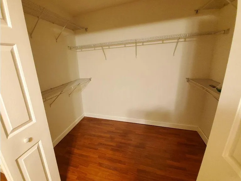 Walking Closet