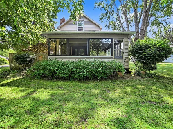 312 N Bear Lake Rd, Muskegon, MI 49445