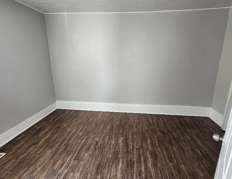 3020 Searsdale Ave — Photo 11