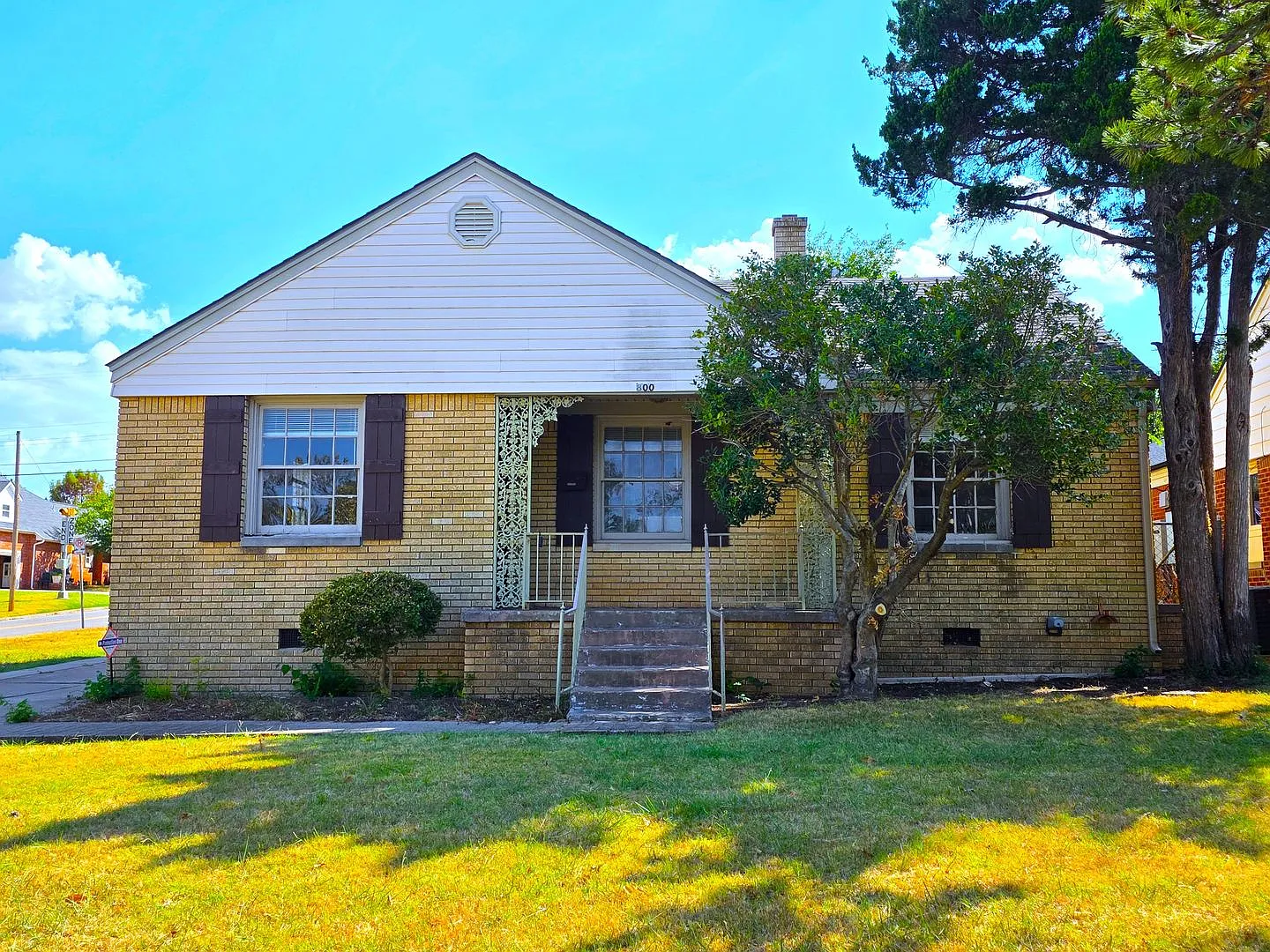 Super Cute 3 Bedroom 1 Bath Cottage In The Douglas Place Add Nw Okc — Photo 1