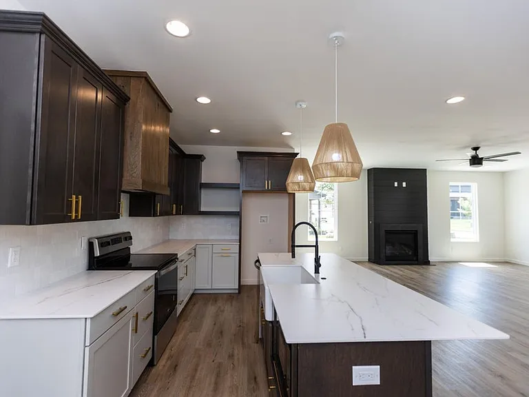 970 E Valley Trail Dr — Photo 4