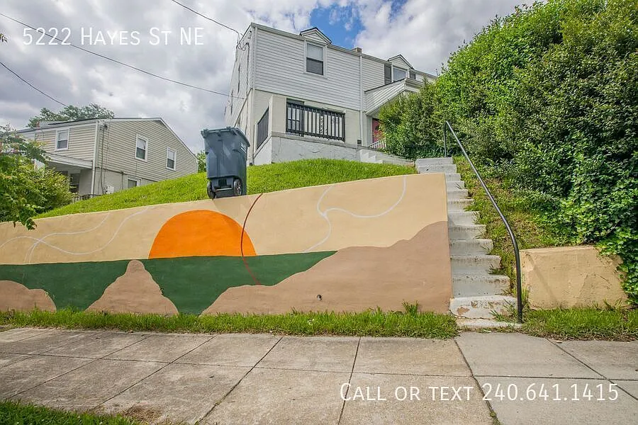 Amazing 3 Br/2 Ba Eog Townhome In Deanwood! — Photo 2