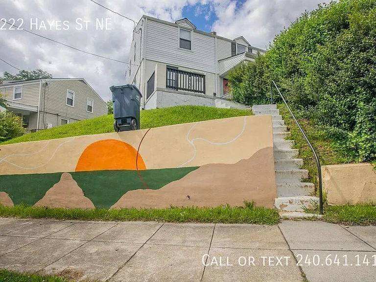 5222 Hayes St NE — Photo 2